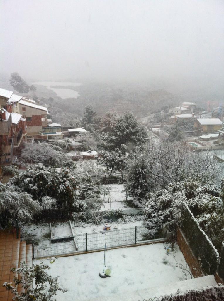 1416Pi's tweet photo. #elsmatinsTV3 Urbanizacio Can Santeugini situada a 3 km de Martorell dirección Terrassa. http://t.co/k0i8u2CYi4