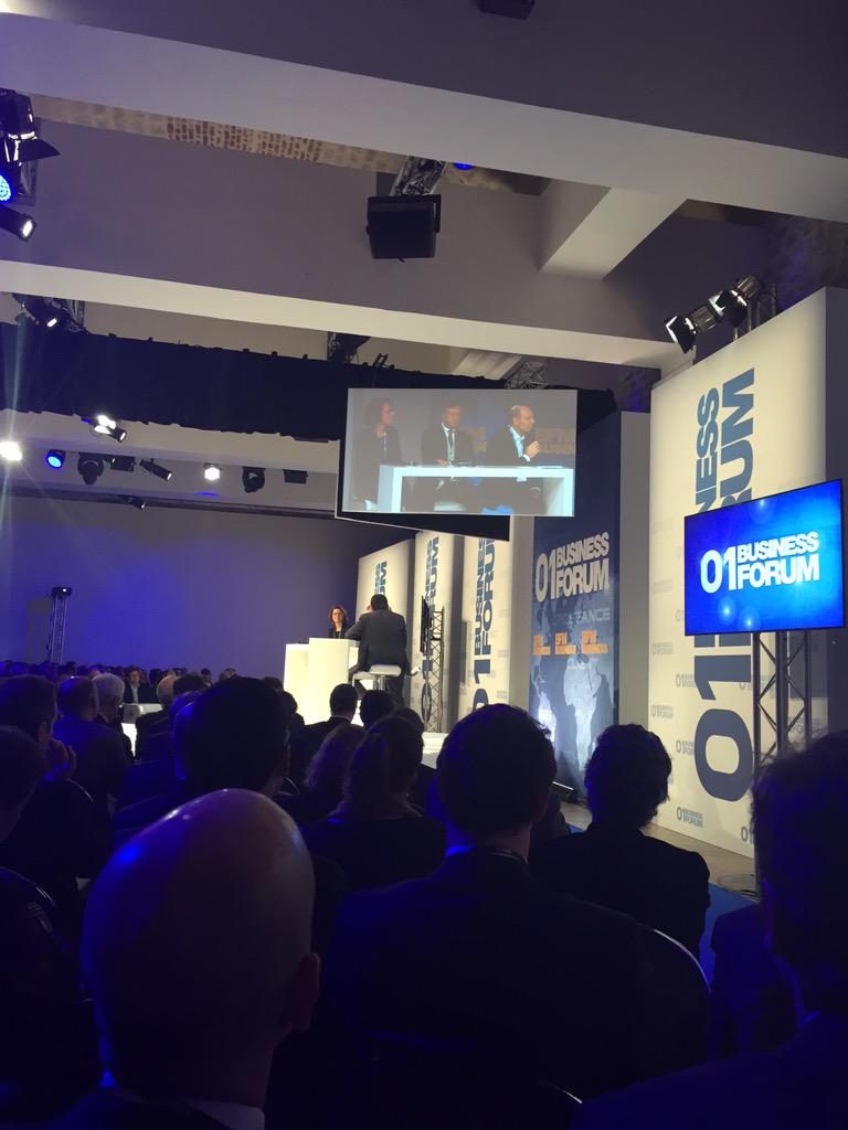 RemyKone's tweet photo. #01businessforum S. Bazin, Accor: "Les gagnants de plus de 50 ans risquent de ne pas être les gagnants de demain" http://t.co/l6rmYGVB8m