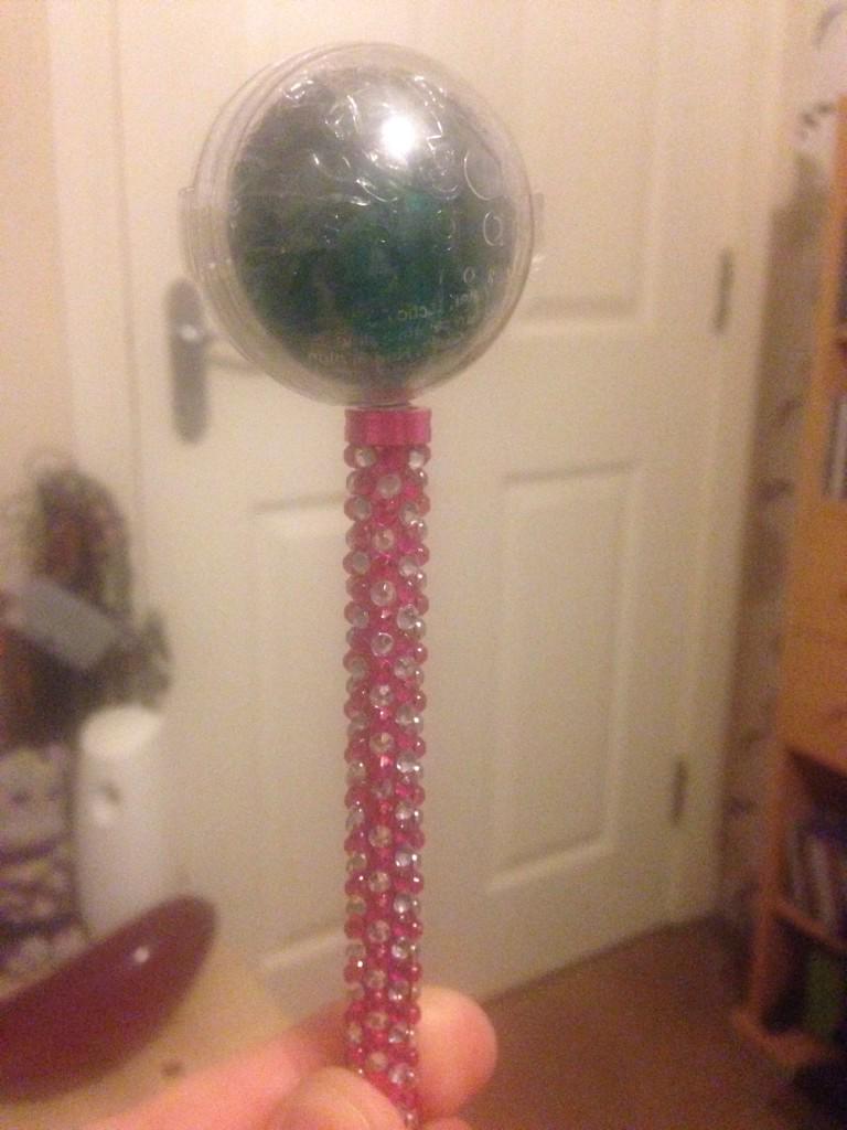mace_krystal's tweet photo. Every drag queen should have 1 of these to suck on mmmmmmm #jewellolly #dragqueenaccessory @SugarFactory http://t.co/EK6kUrnwrg