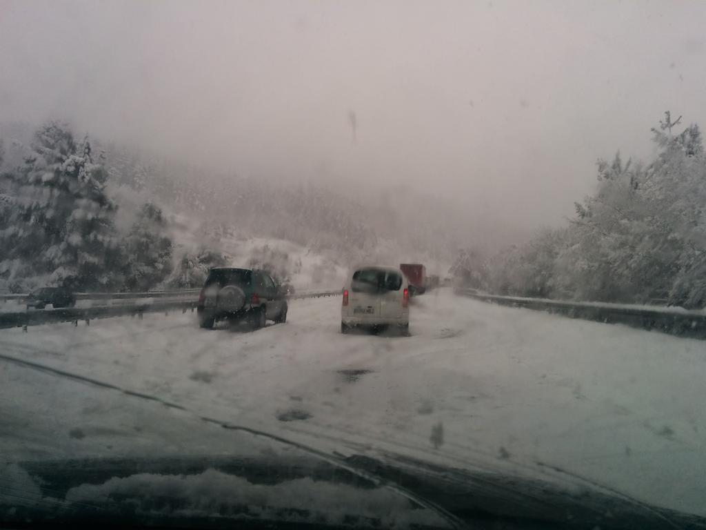 mtzed10's tweet image. #alavanievealtube siglo xxi. Parados desde hace 2 horas.