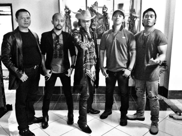 AmalyahN's tweet photo. kang pipit ma kmna kang ? haha :D @andramanihot http://t.co/YkS4peZ36k