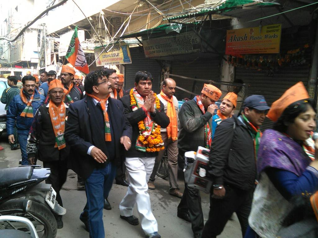 Campaign in Karol Bagh. जो देश का मूड है, वही दिल्ली का भी मूड है! #ModiPMBediCM