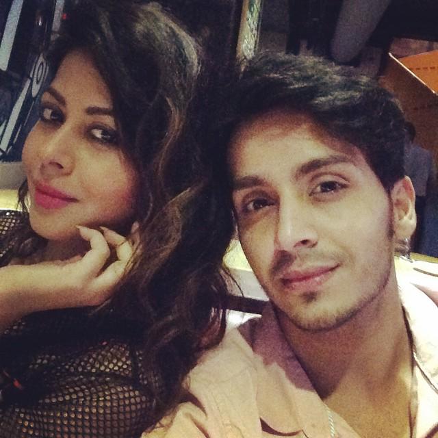 BhatiasFC's tweet photo. @8paramsingh @bhatia_sona RT as much if u love these two...!!!
#Mansi http://t.co/4zGVkZfFM0