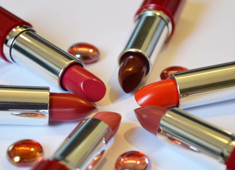 DeborahMilano's tweet photo. Il Rossetto in 6 nuove #nuances in edizione limitata della collezione #RedIcons <3 #IlRossetto #Limitededition #new http://t.co/rHoJiNtgBI
