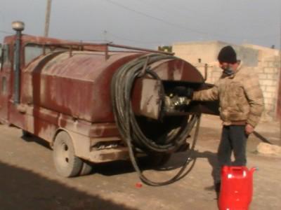 narrojava's tweet image. بلدية عامودا توزع دفعة ثانية من مازوت التدفئة
عامودا – وزعت لجنة المحروقات التابعة لبلدية الشع
ngark.com/ar/index.php/e…