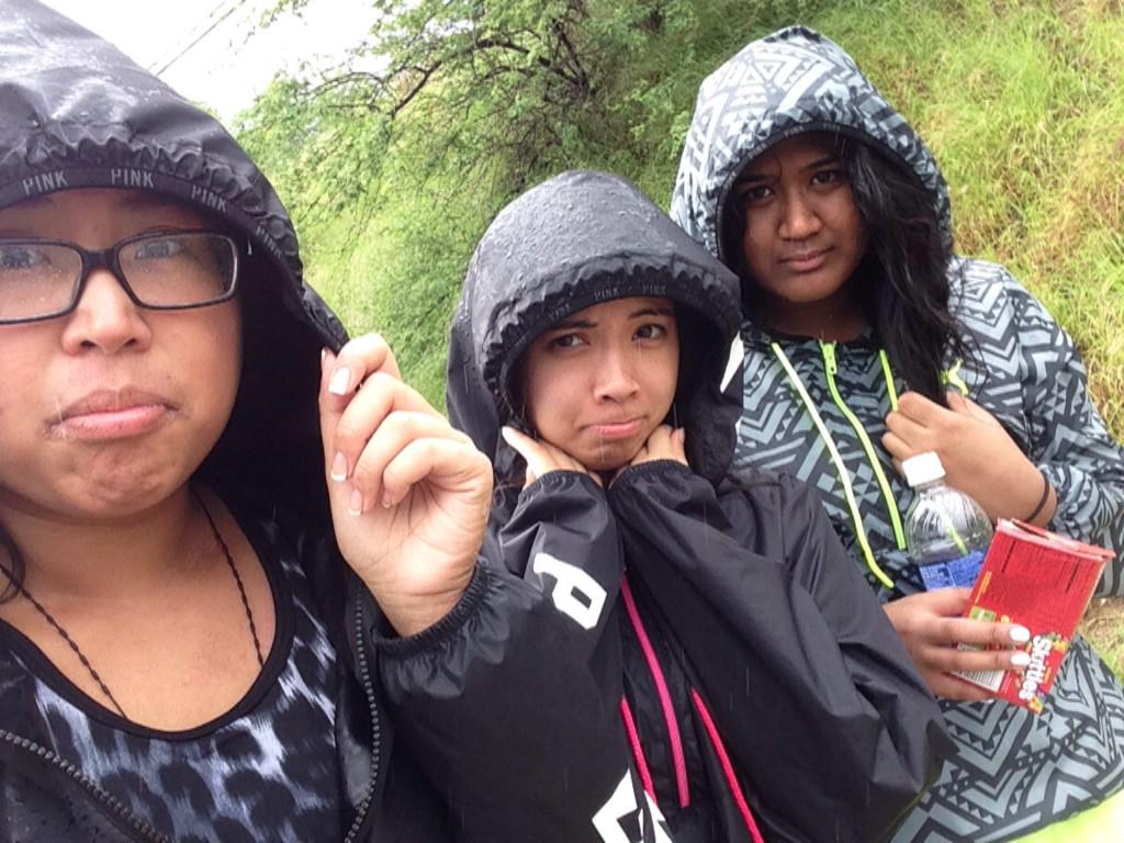 k__trina's tweet photo. Our first day in Maui consisted of us losing our map and walking for miles in the rain selfie. #wasactuallyreallyfun http://t.co/b8O3ZqaN5L