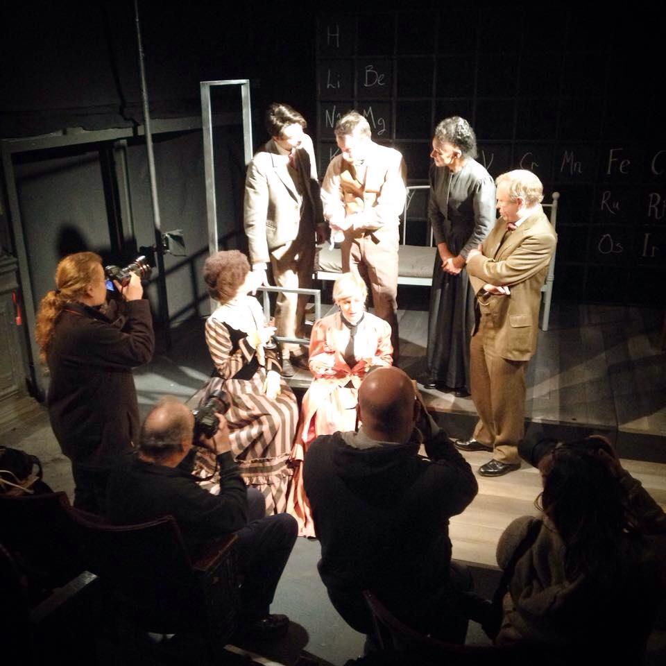 ZoeTev's tweet photo. Press photo call during tech for Alan Alda's Radiance. We open tonight! #Radiance #MarieCurie #Tabard http://t.co/GNYjOR057x