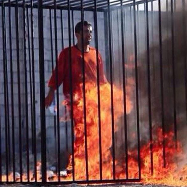 AFaies689's tweet photo. اللهم اجعلها برد وسلام وجنات خلد ينعم بها مع الانبياء والصديقين ؛شهيدنا جميعاً وليس #الاردن#داعش_تحرق_الطيار_الاردني http://t.co/ycyo9fXj9v