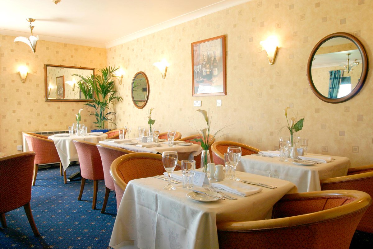 BestWesternGB's tweet photo. Please welcome Best Western Garden Court Aylesbury to the family. http://t.co/y6h2rqh6mo http://t.co/Ha7eTsdY0L