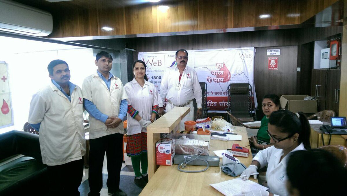 adarsh_credit's tweet photo. BLOOD GROUPING AND BLOOD DONATION CAMP @AHMEDABAD, GUJARAT http://t.co/N85agmBHCW