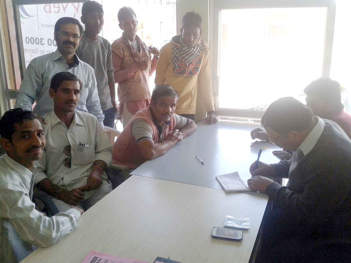adarsh_credit's tweet photo. BLOOD GROUPING CAMP @ SOJAT ROAD,PALI http://t.co/q5YPq5LRp3