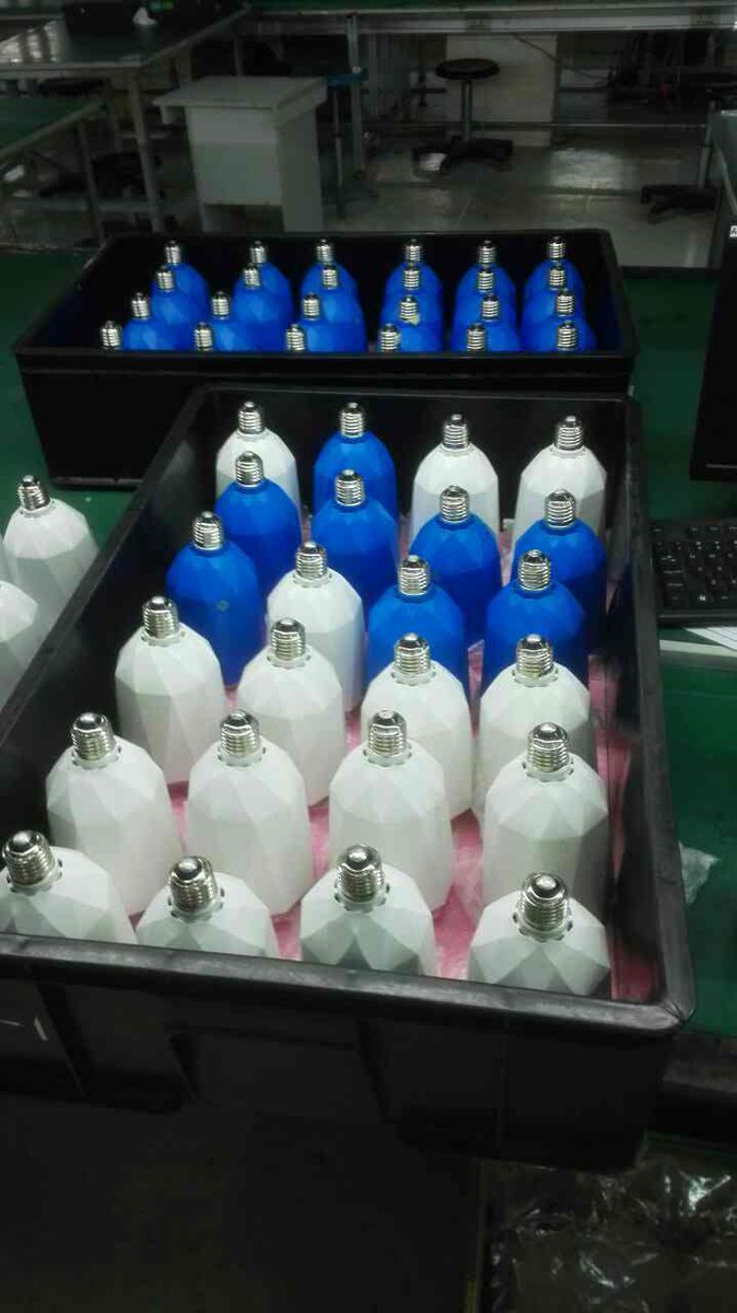WhomeBulb's tweet photo. The first batch of Whome made its debut. http://t.co/05iF2MrZTQ