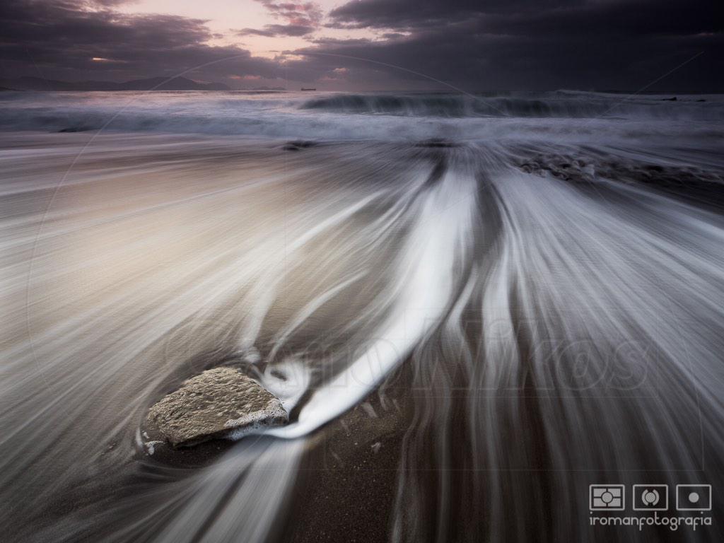 canonikos_photo's tweet photo. "Cazando estelas" by @Iroman2505 

Olympus OM-D E-M1, Zuiko 9-18 a 9 mm (18 mm eq.), f/10, 2 s, ISO200,ND 0.9+GND 0.9 http://t.co/qcqG3RhY1f