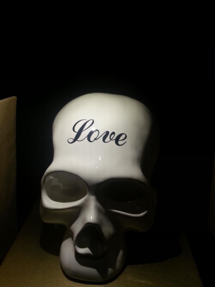 Luxury_Head's tweet photo. Love morning, if need #love @Luxury_inLove  I♥ @crystal_head  if need vodka @Luxury_Spirits http://t.co/MQ0PfncrvJ