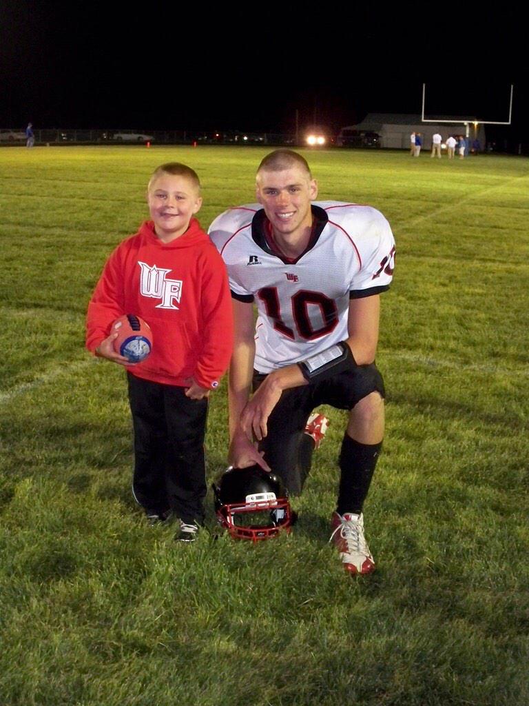 coach_burt's tweet photo. I've been organizing old photos and came across this one of Max and his idol @stuttle10 #letitfly #basketballonturf http://t.co/dQlOT1tK38