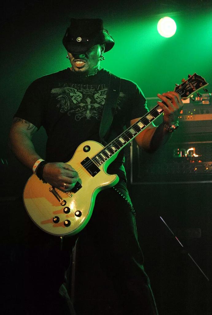 UntilTheyFall's tweet image. 