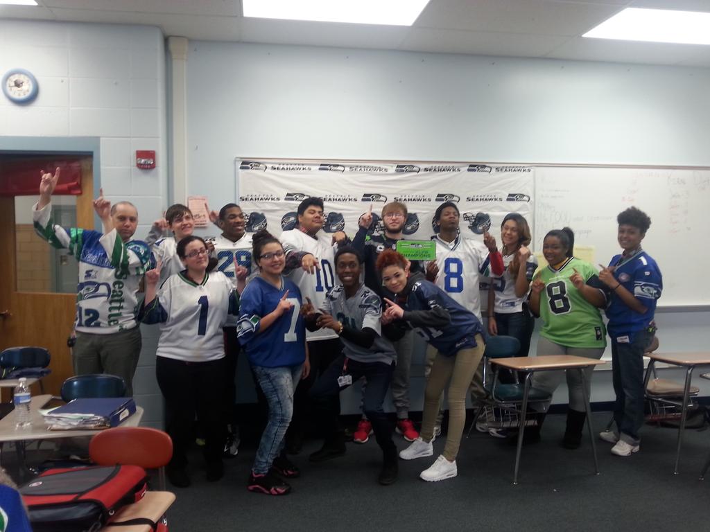 WolfLeo_'s tweet photo. SUPPORT THE GREATEST TEACHER IN HISTORY (See what I did theree?) #Day9 #13DaysOfKern @Seahawks @PaulGAllen http://t.co/yHUR9ZgFZs