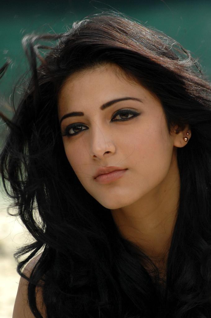 Happy birthday to my lovable shruti hassan 