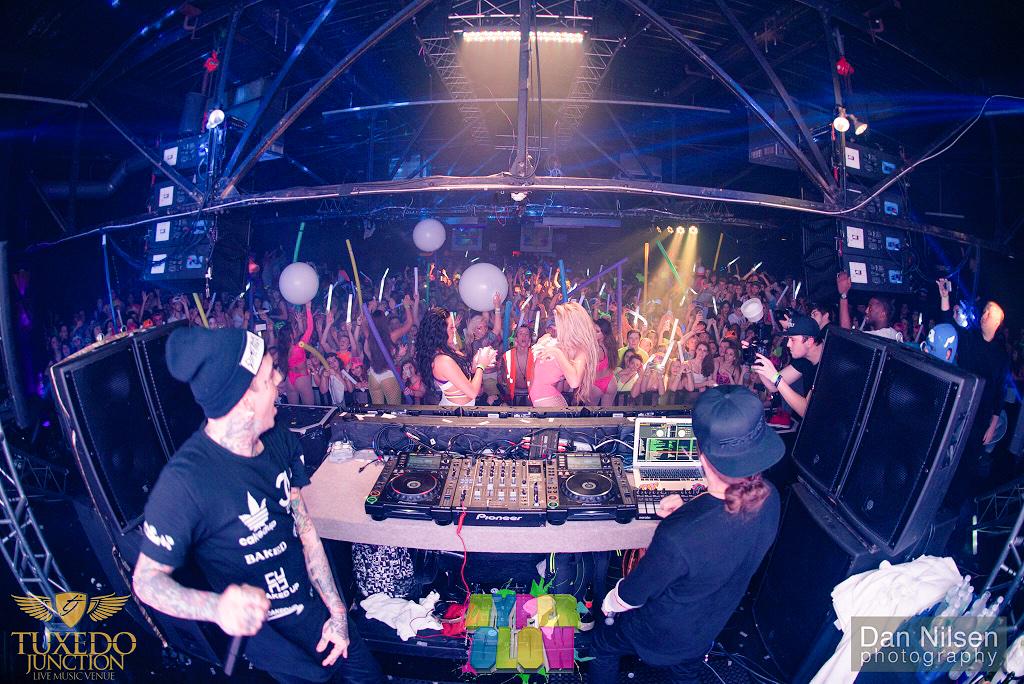 TinaaaMarieeexD's tweet photo. Truly having post #hyperglow withdrawals 😔 #eatdatcake #weatecakeoffeachother #oscarlovedit 😏 http://t.co/xXo6xyEbyn