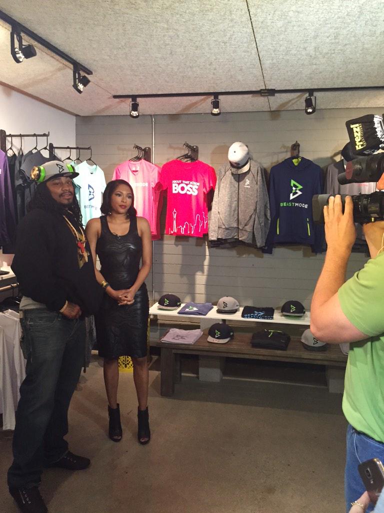 MoneyLynch's tweet photo. Catching up with my girl @alicialquarles with @ENews @ my @beastmodestore popup at @sgangster in Scottsdale http://t.co/Jfw96y9tQC