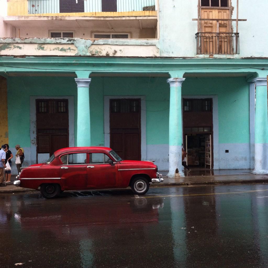 aventurografo's tweet photo. Beautiful La Habana, Cuba. More photography at: http://t.co/R7sa3JeCxs #photography #Cuba #streetart #Cityscape http://t.co/KGewK7SGkt