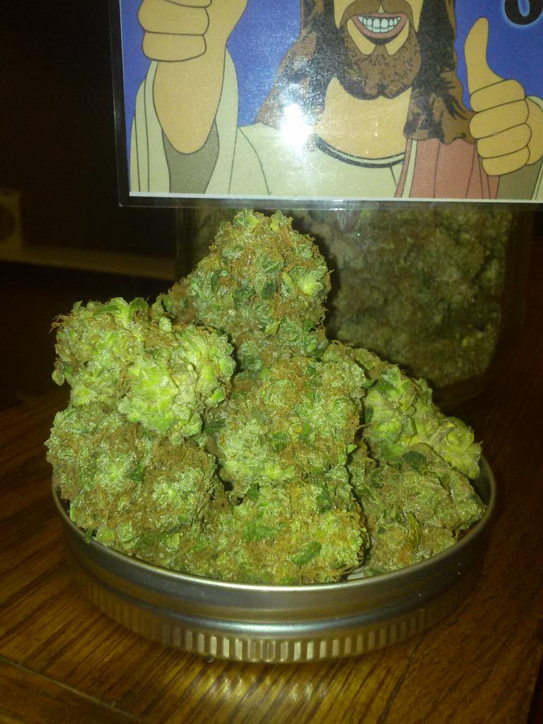 SJ_Fire_House's tweet photo. If you want that kush taste mid day but dont want that sleepy feel? Try this #Sativa dominant Jesus OG. http://t.co/q9fRNmlv0W