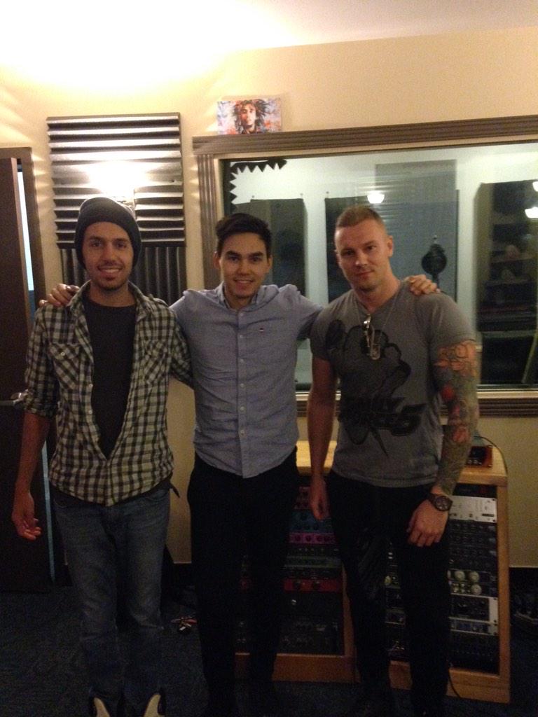 MilesSTEREOS's tweet photo. Fun studio sesh with the one and only @TylerShawMusic and @cuginiofficial #donair http://t.co/qNbd64PxPF