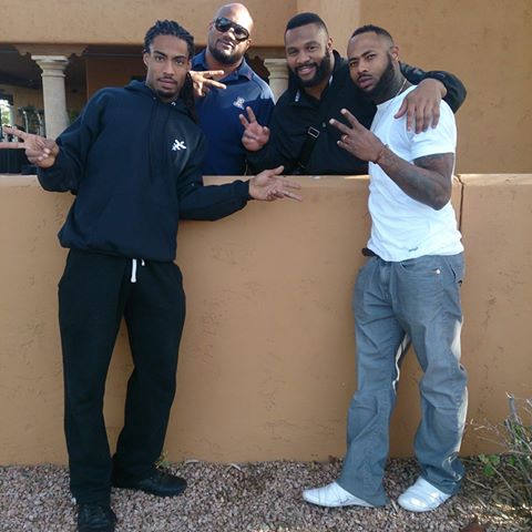 AndraeThurman's tweet photo. Hangin with the fellas! @Thurmanetics Golf Event! @LanceBriggs #KJ #Muc http://t.co/GwytTWiuzn