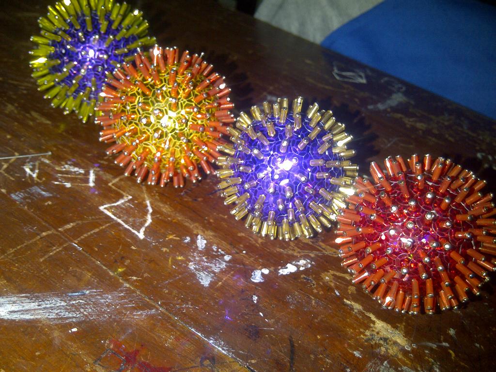 sarpit_'s tweet photo. Rambutan unik 2015 ala @nisul @umilaksana @kikiaprilliani_ 😃 http://t.co/l2lpYmrJ6n