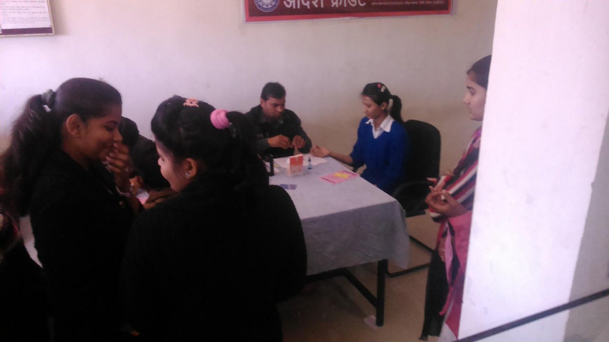 adarsh_credit's tweet photo. BLOOD GROUPING @ RAJGARH, ALWAR http://t.co/r0MGxdEQbh