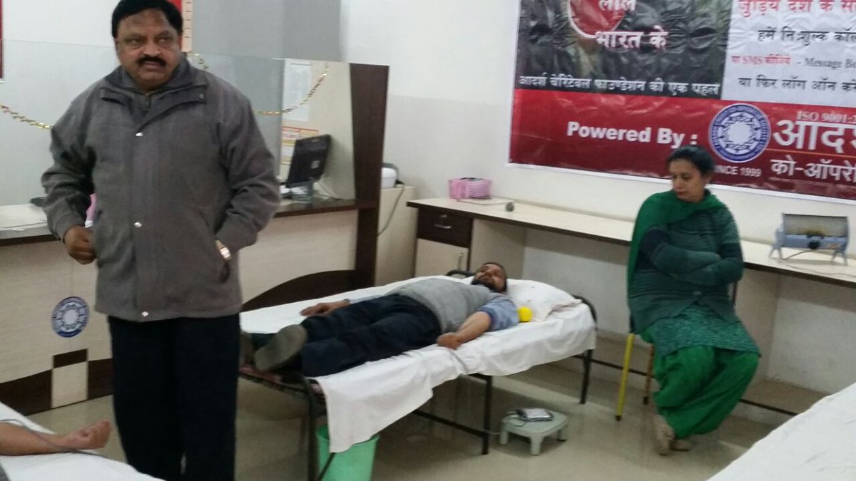 adarsh_credit's tweet photo. BLOOD GROUPING AND BLOOD DONATION CAMP @ PATHANKOT, PUNJAB http://t.co/Rv7QX6r3G2