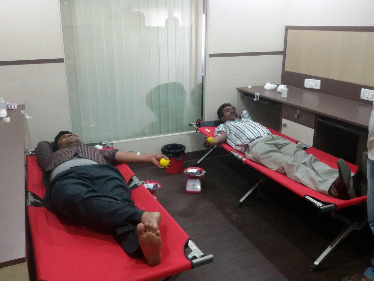 adarsh_credit's tweet photo. BLOOD GROUPING AND BLOOD DONATION CAMP @ HYDERABAD http://t.co/YNv9Myb5w9