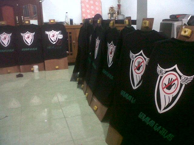 Menerima sablon kaos,sweter,hoodie,ziper,satuan/lusinan,info sms 08988837454/455 pin:267734DD/27B9C008 <a href="/dindhum/">dindahumaida</a>