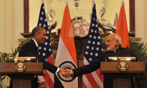 DainikBhaskar's tweet photo. 'मन की बात' में सुनें #NarendraModi और #BarackObama के संघर्ष की पूरी कहानी http://t.co/m57EJxjHnk #AskObamaModi http://t.co/Bt1ZUCBwt3