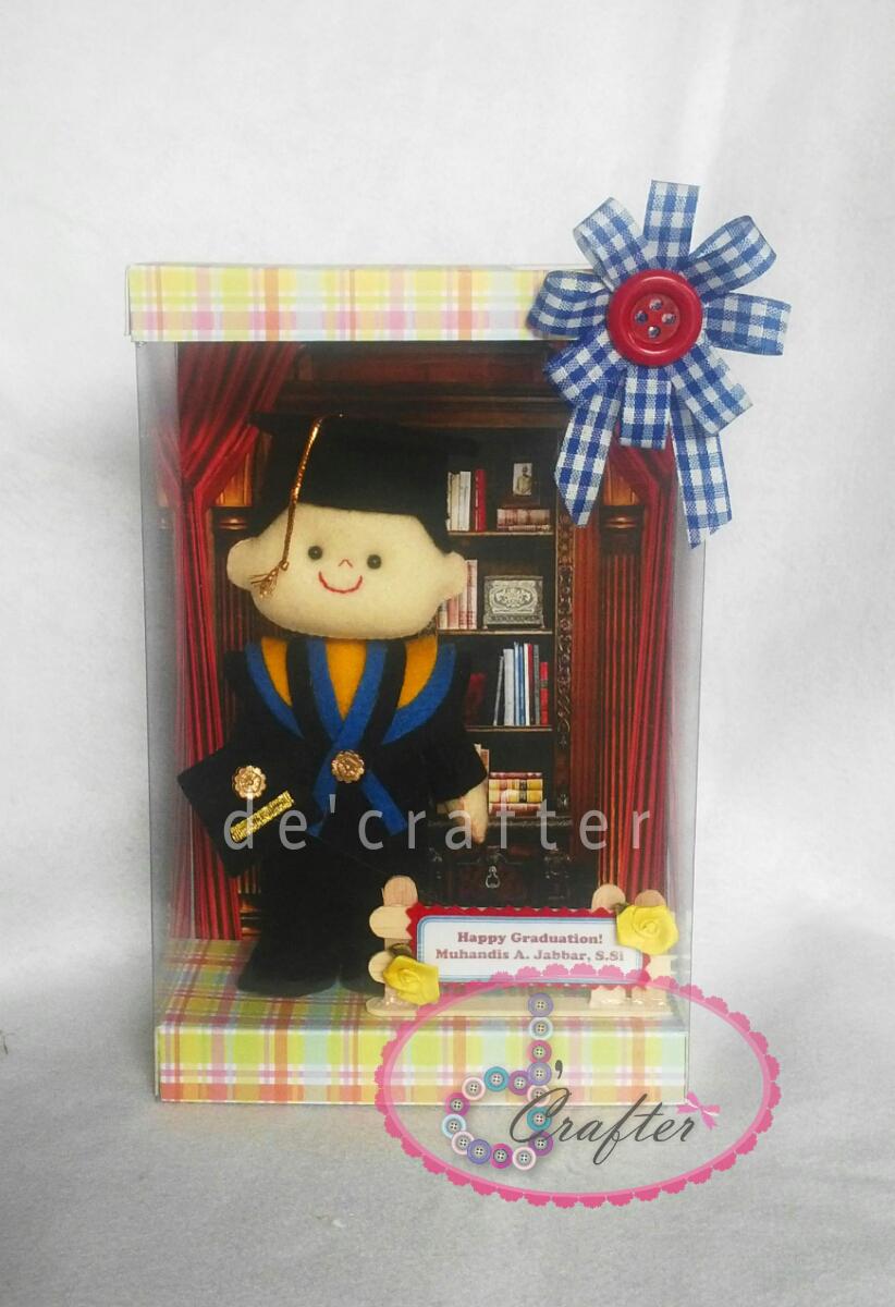 Boneka wisuda FMIPA UI kategori B. 
#bonekawisuda #kadowisuda #wisuda #graduationdoll #wisudaui #depok