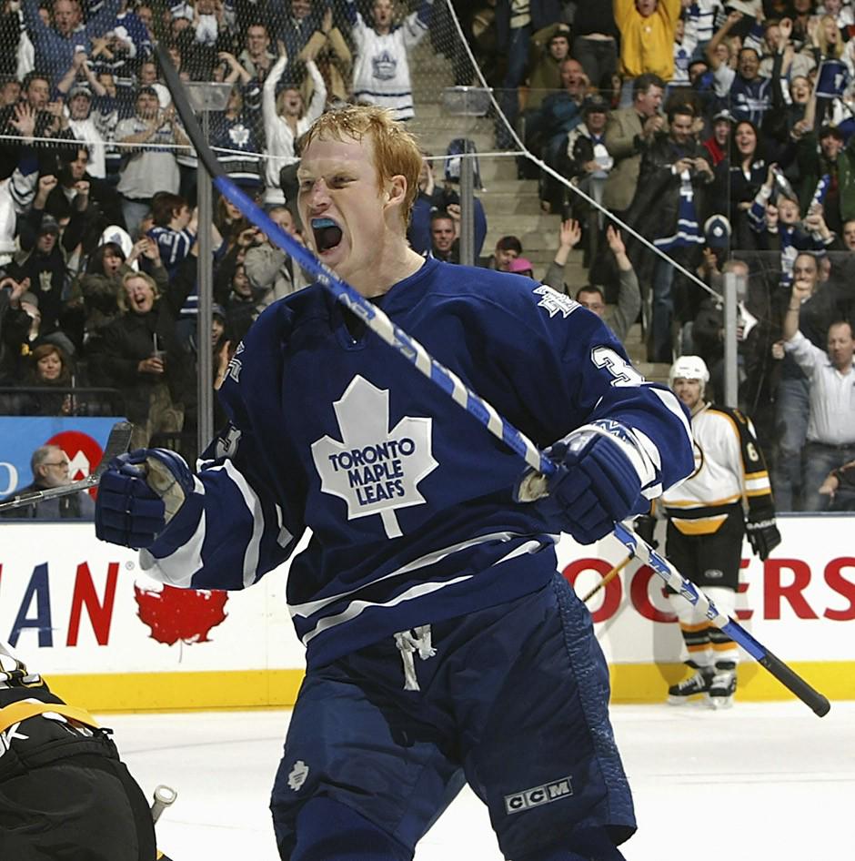 LeafsSociety's tweet photo. This ones for Wade #BellLetsTaIk http://t.co/rh234IIKFk