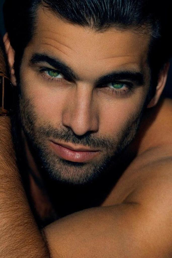 rosie6172's tweet photo. WOWEE!!!! EYES!!! RT @LuisCircusleon: @ARASOSAR @davidpumuki @badooskin @Chad_Leto @Marlon_72431 @ed10max @rafaperosi http://t.co/vm64eDg9oT