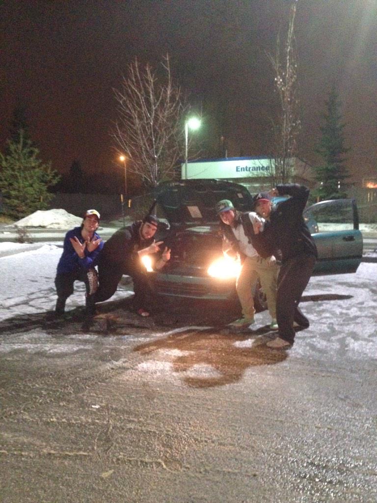 AshtonVJames's tweet photo. Squad goals #tinyteal @morgstar77 @JeDzzy3 @hunterheeb http://t.co/832VV5G84O