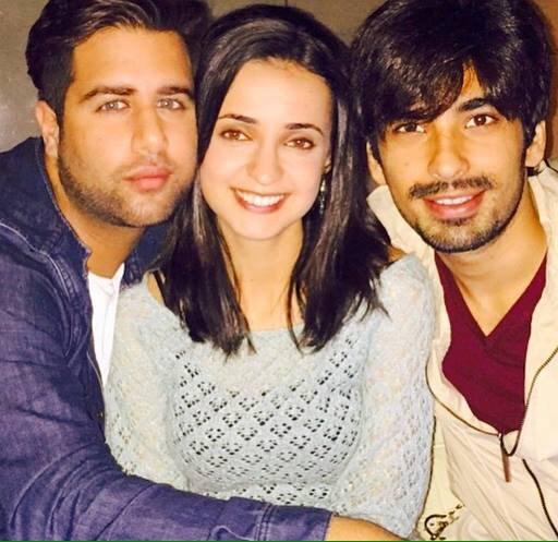 BesstMoNaya's tweet photo. New Pic: Sooo Adorable MoNaya ❤️❤️❤️❤️❤️😍 @itsmohitsehgal http://t.co/8Yj9dPJ9mR