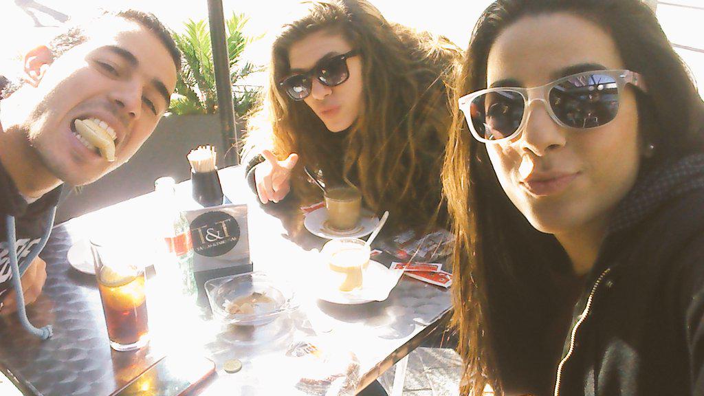 777Espadas's tweet photo. Pasando la mañanita cn los personajea d siempre :):) @pilarzarcero6 @mohapicon http://t.co/c4diAJ8fc6
