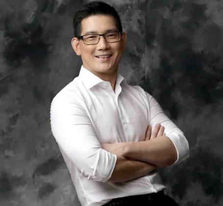RiChennatiques's tweet photo. Richard Yap @ImRichardYap08  is careful with his scent | http://t.co/JhNUocH076 
http://t.co/mPw0Tsbwgp  Repost from @philippinestar