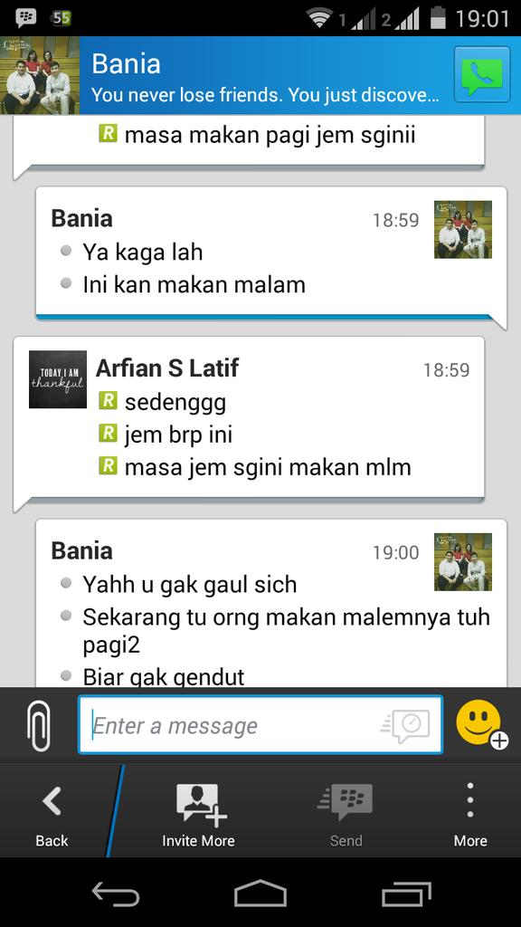 FianYuhuu's tweet photo. chat aneh sama @1gnotus .. anehnya diladeninn http://t.co/B3EDt95cw9
