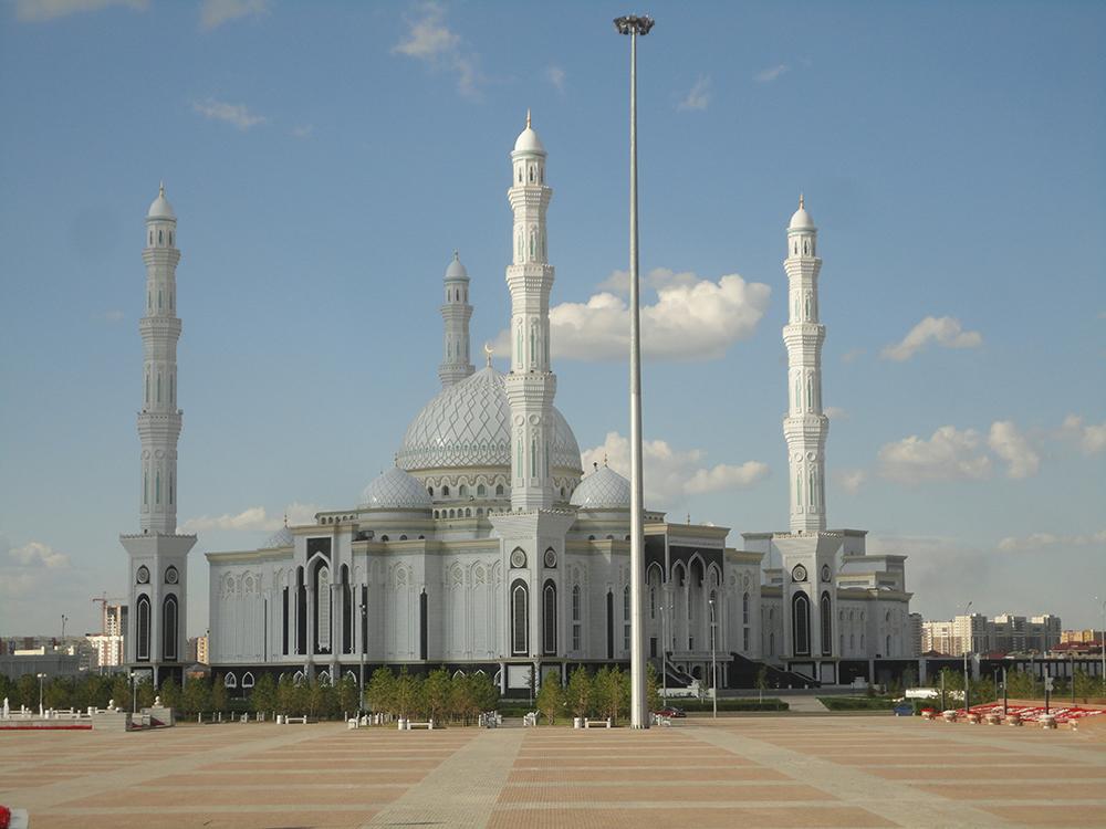 ViatgerumES's tweet photo. Hoy en nuestros especiales visitamos Astana http://t.co/d7CJ2EkiMU http://t.co/5ABw3lWxSY