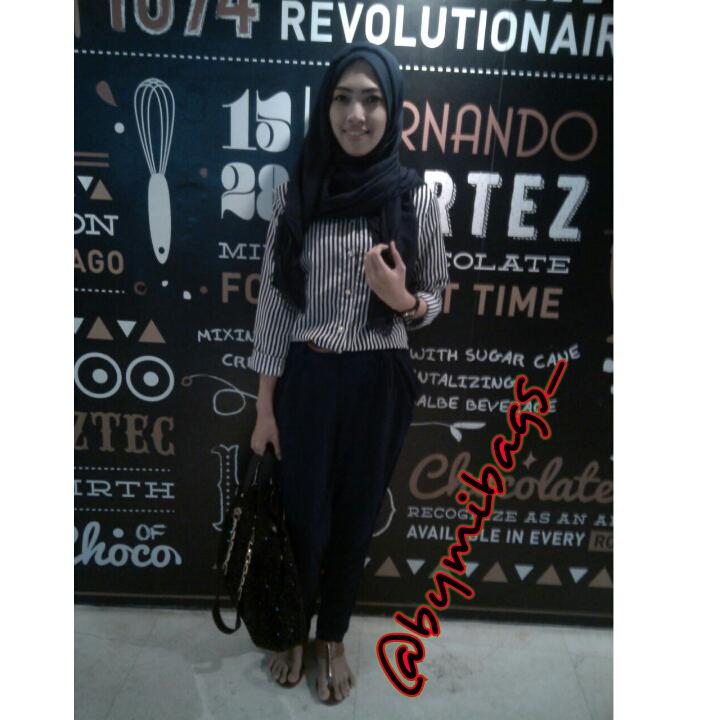 vanikasmil's tweet photo. Bags from @bymibags_ thank you. sempurna lah malam kamisan 😍 http://t.co/MmgUml6oYk
