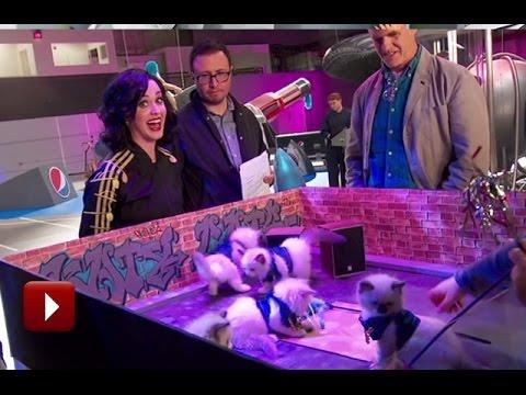 herodexituf's tweet image. #music Katy Perry Behind The Scenes Of Her Superbowl Commercial  tnews.co/3043