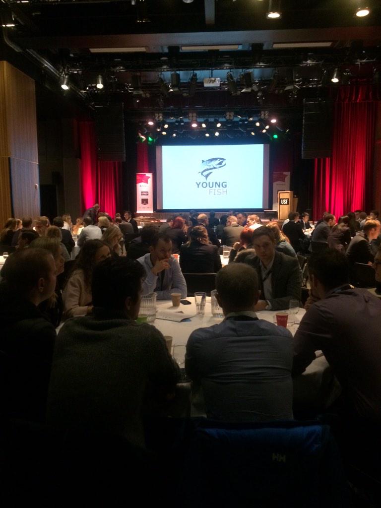 esmoen's tweet photo. Du tar ingen sjanser ved å varsle slutten på olja @erna_solberg Havbruksnæringas unge talent har planer #youngfish http://t.co/Eg9F9GI7qt