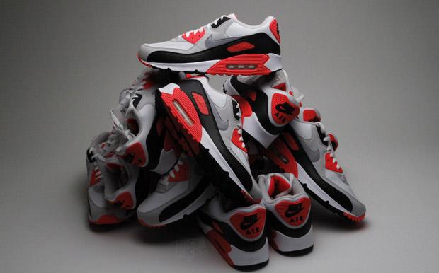 OnlyAirMax's tweet photo. Infrared 90. http://t.co/ADblYrPWnA
