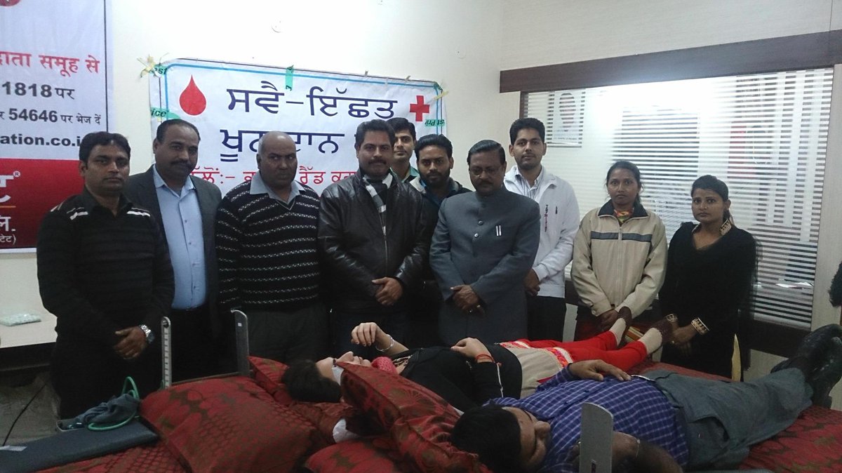 adarsh_credit's tweet photo. BLOOD GROUPING AND BLOOD DONATION CAMP @ CHANDIGARH http://t.co/1SdjM2zePl