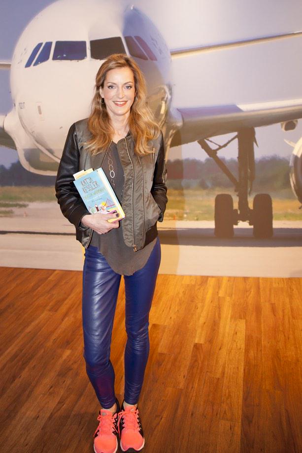 SILICON-WAHNSINN-Lesung Airport Hannover. Danke Moderator Benjamin Waßmann! Danke meine treuen Leserinnen! Great fun!