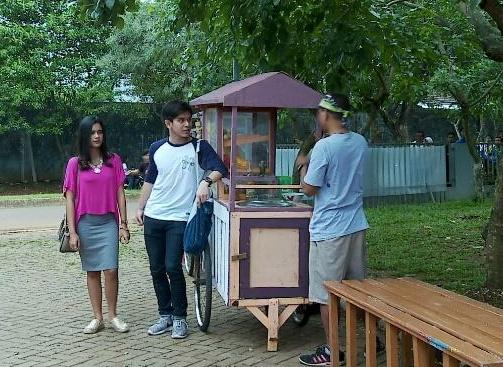 Addesopiann's tweet photo. Bg bakso bg 2 mngkuk.
Yg 1 baksonya aja.
Yg 1 lg spesial pake hati n perasaan ajj bg,,cie @rangga_azof @audimarissa_ http://t.co/0bHAGlv6Gg